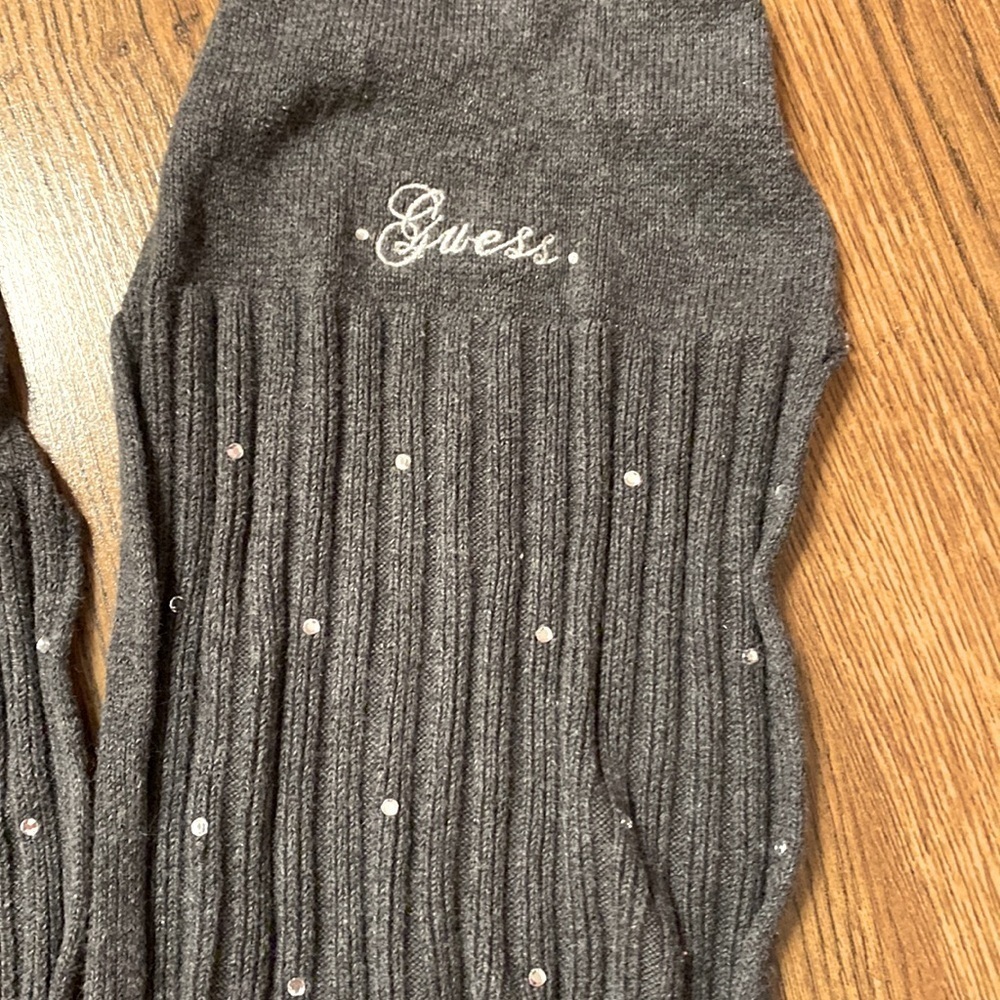 🌷 Guess 🌷 Grey Knit Rhinestone Scarf - Picture 2 of 4
